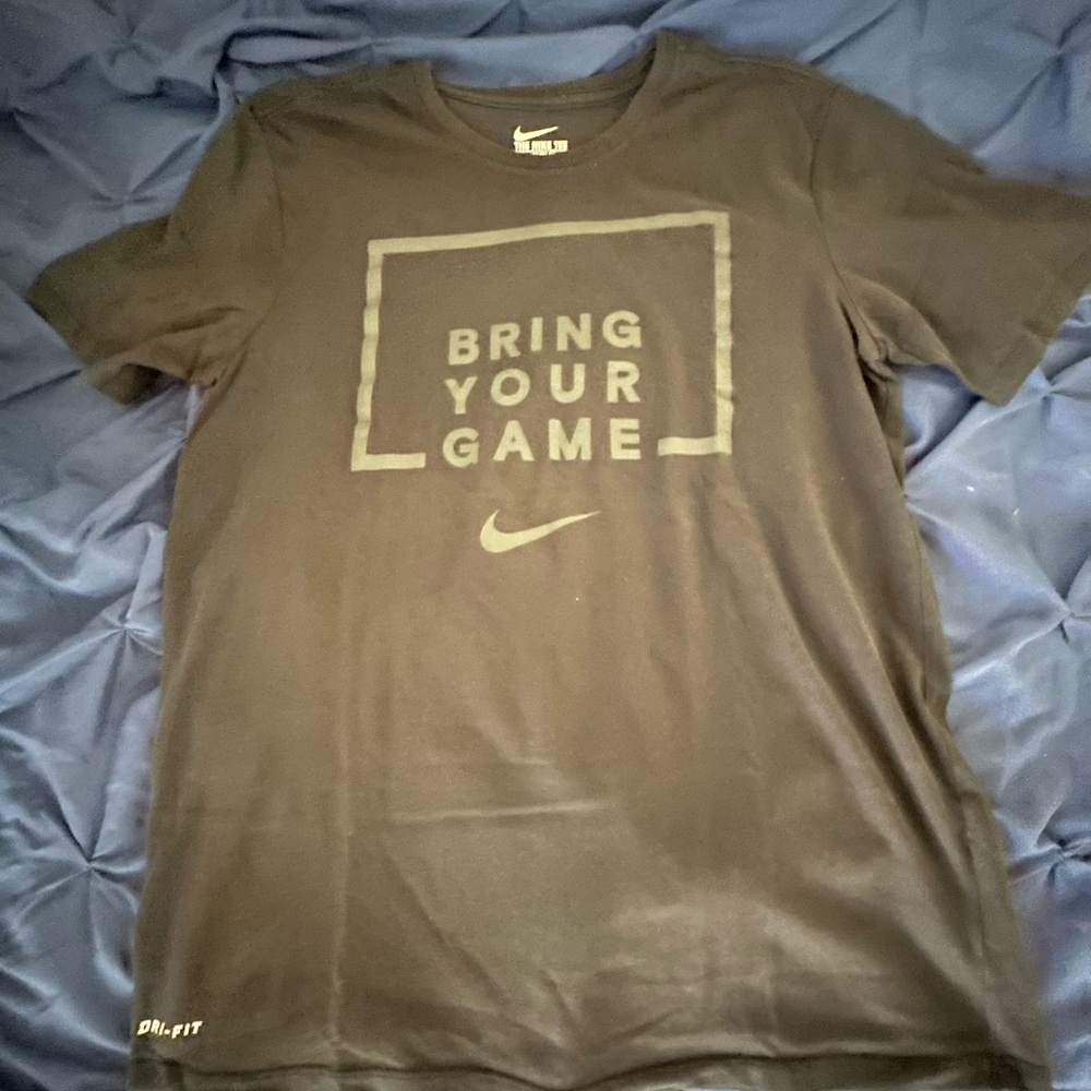 Men’s Nike Shirt